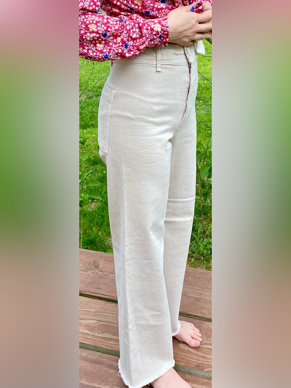 Zara Marine Cut Jeans in Light Beige With Raw Hem Flare Bottoms. Size 2